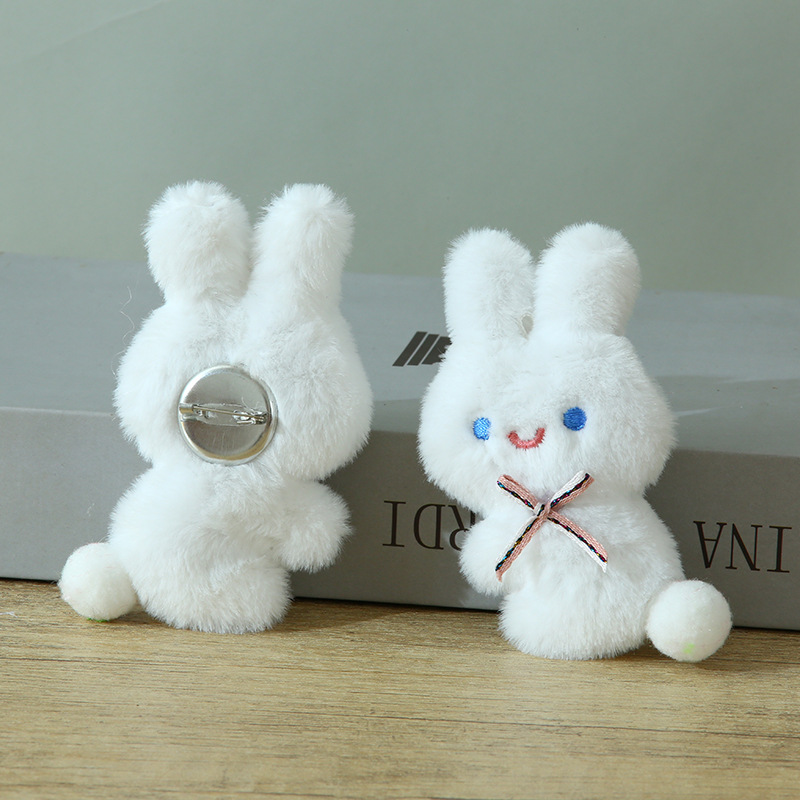 Noeud de lapin blanc (style broche)