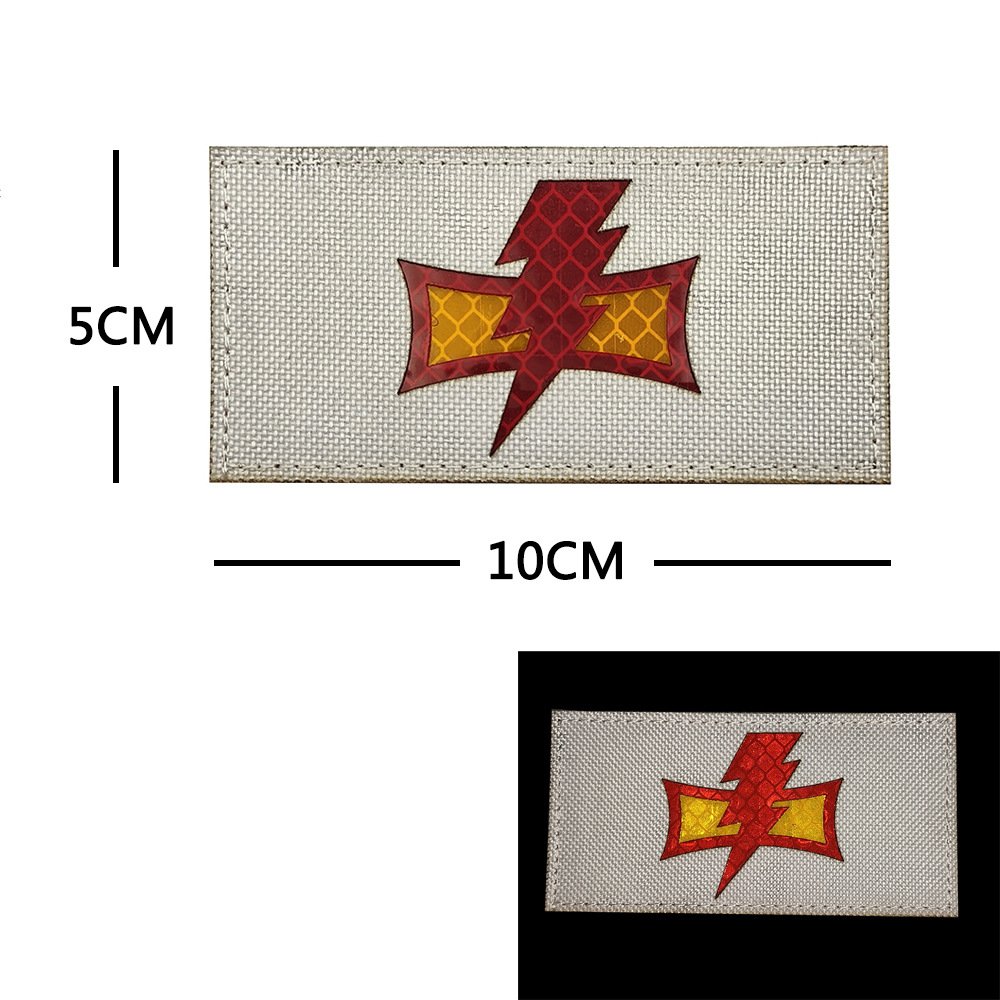 M00399-1 Réfléchissant 40K Lightning (Tissu Blanc)
