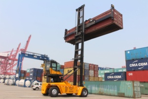 Elektrikli boş konteyner Handler Forklift SDCE90K7-limanlar ve lojistik için ağır otomatik taşıma ekipmanları - Product Image 3