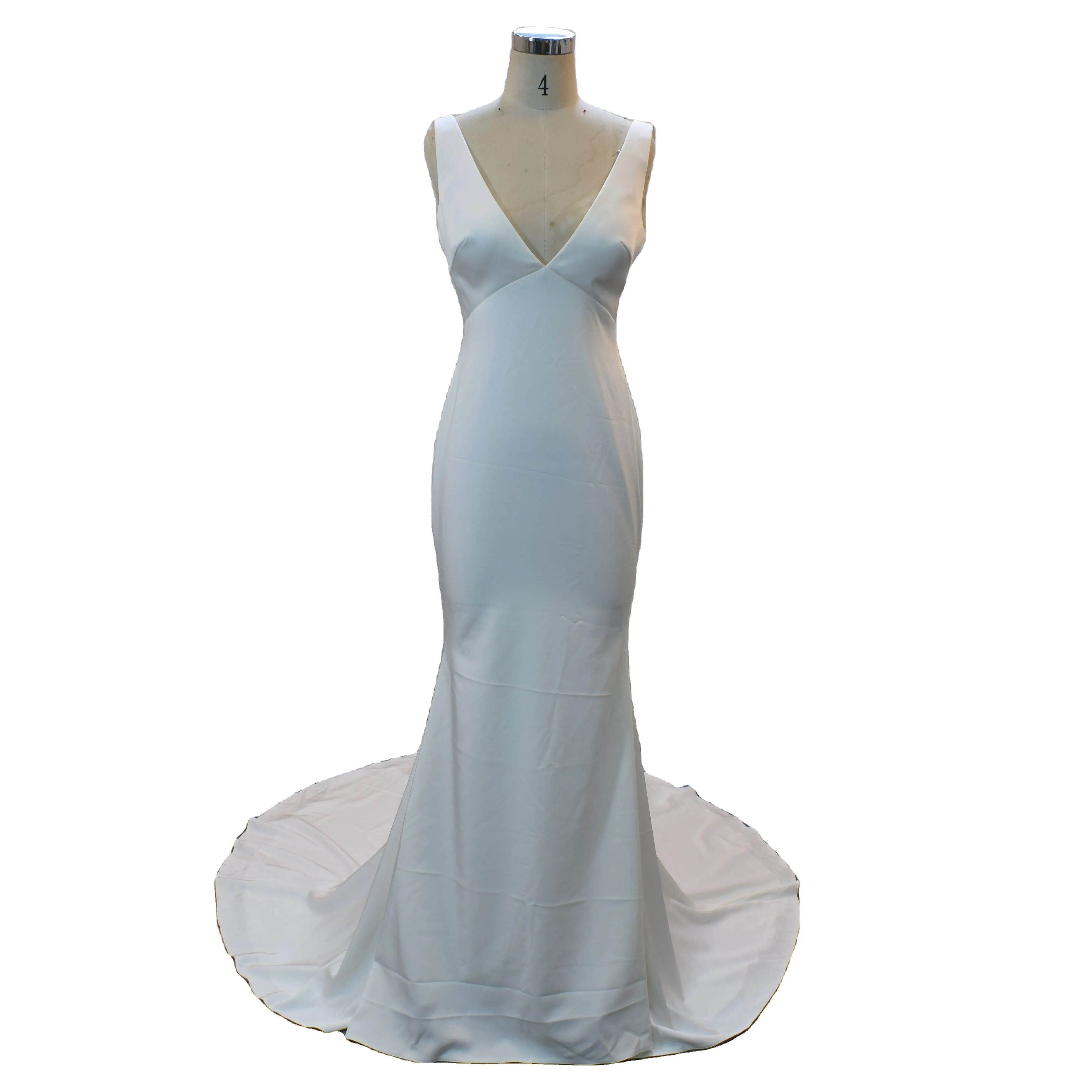 European and American elegant and classic ivory deep V-neck sleeveless mermaid wedding dress