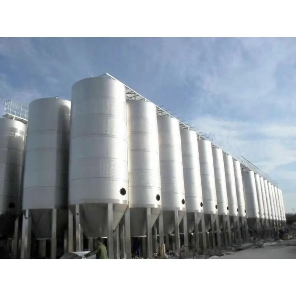 शराब की भठ्ठी बियर किण्वन प्रक्रिया के लिए अच्छी गुणवत्ता वाला 25T औद्योगिक पैमाने का आधुनिक डिजाइन शंक्वाकार स्टेनलेस स्टील किण्वन टैंक