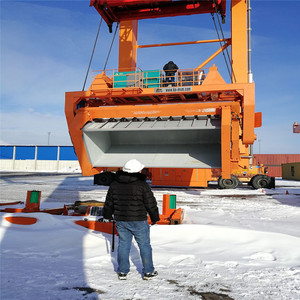 Container Tilter und Container entladen