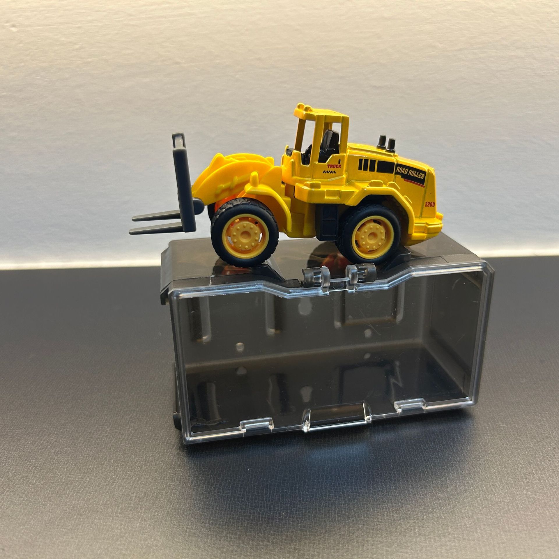 Engineering-series forklift-single unit with display box