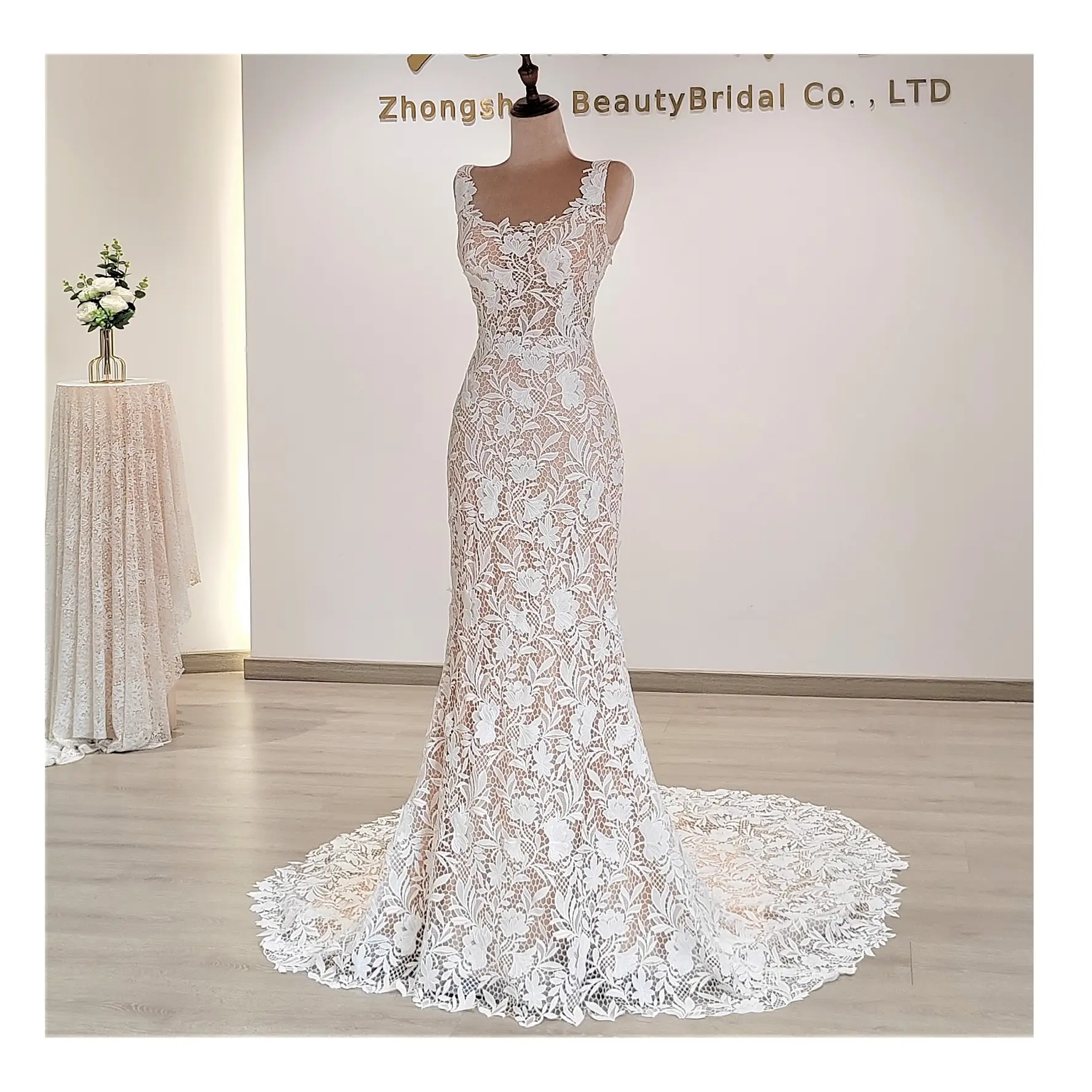 Novo estilo Hot vendas Wedding Gown Elegante Moda França Lace Sereia vestido Contraste Cor