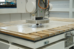 Stein CNC 5-Achsen-Brückensäge Marmor, Küchen arbeits platte Herstellungs maschine mit Italien ESA System Automatic Program Software