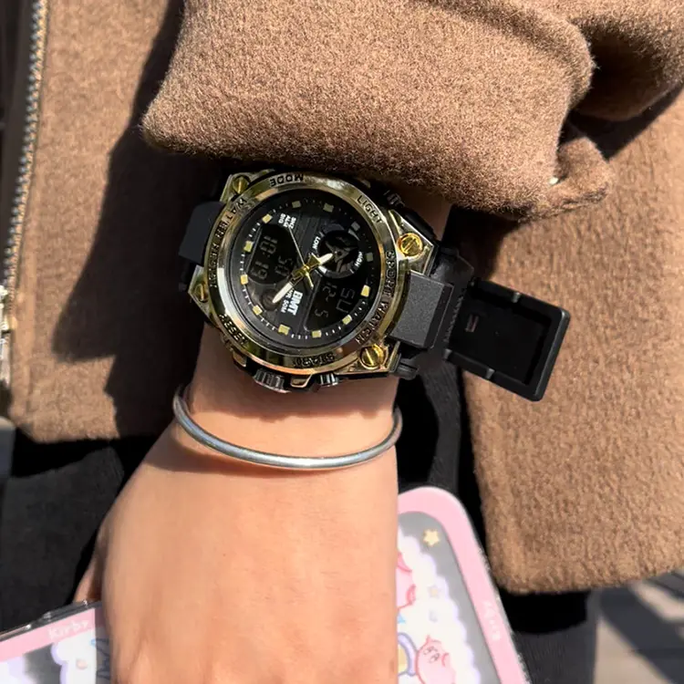 Analoge Digitaluhr Herren bunte Armbanduhren, Luxus wasserdichte Quarz Student Unisex Gold Sport Digitaluhren