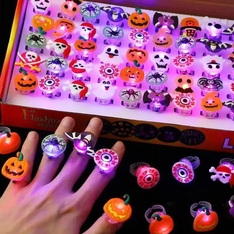 Halloween LED Light Up Rings Halloween Treat 3D Halloween Rings Toy For Kids adulti anelli luminosi lampeggianti