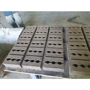 Máquina de moldeo de bloques de enclavamiento completamente automática, máquina de hormigón, fabricación de bloques huecos de ladrillo de cemento, maquinaria de fabricación de bloques - Product Image 5