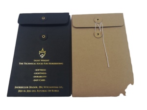 Benutzer definierte kostenlose Muster größe weißen Karton Papier Verpackungs umschlag mit Logo-Knopf und Schnur verschluss - Product Image 3