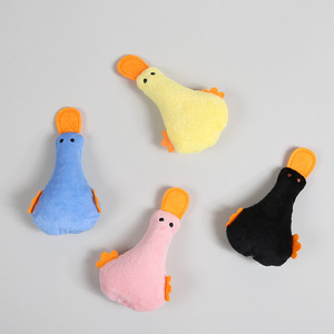 Juguete de peluche de pato para mascotas Mini de nuevo estilo de venta directa, con papel de sonido y hierba gatera, súper divertido - Product Image 1