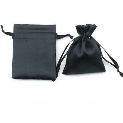 Tissu satiné noir