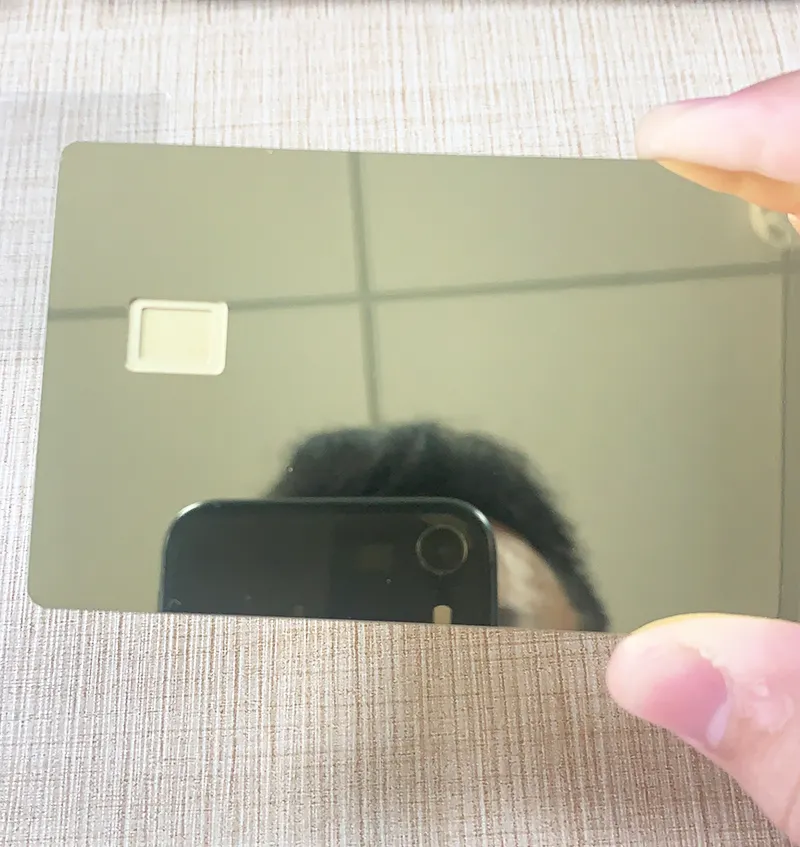 0,8 мм пустая зеркальная золотая металлическая Кредитная карта с отверстием для чипа и фирменной панелью