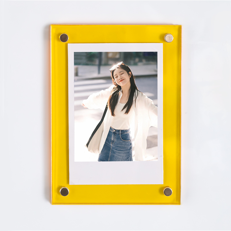 Angle droit jaune