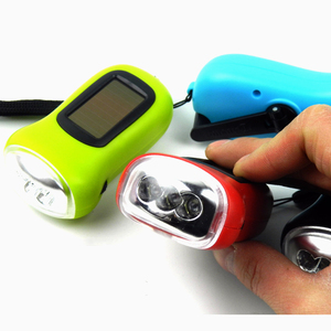 Torcia multifunzione a mano per uso domestico Mini LED a batteria a manovella a mano - Product Image 5