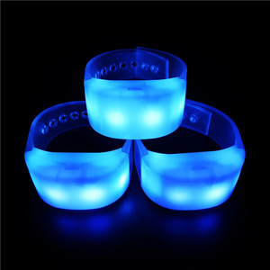 Stampa personalizzata concerto LED lampeggiante DMX controllo programmabile telecomando LED bracciale - Product Image 1