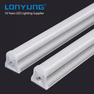Modernes Design 4ft 8ft 18W 44W 60W Integrierte verbin dbare <span class=keywords><strong>T8</strong></span> <span class=keywords><strong>LED</strong></span>-Röhren leuchten Einfache Installation für den gewerblichen Gebrauch Aluminium lampe - Product Image 1