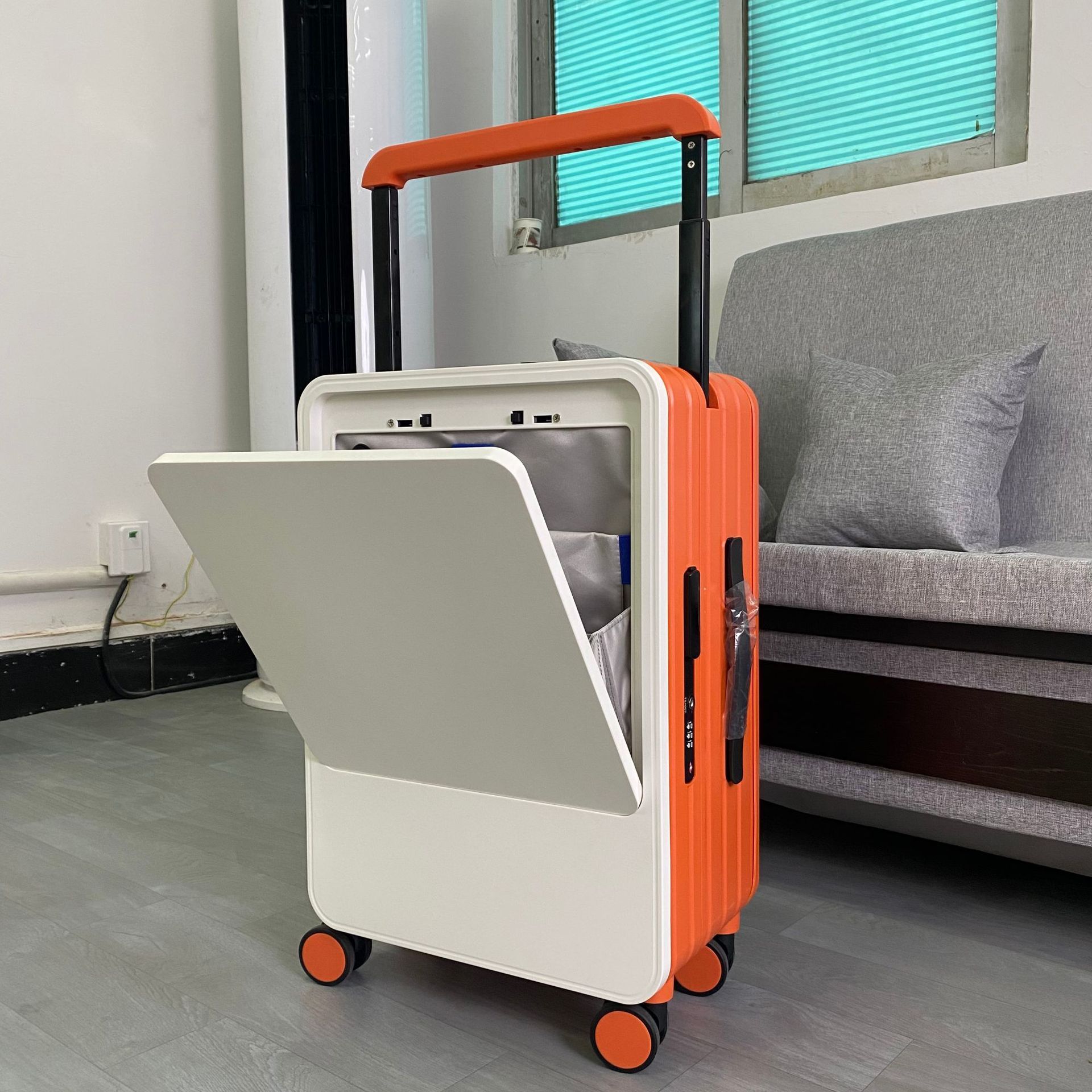 Naranja y blanco