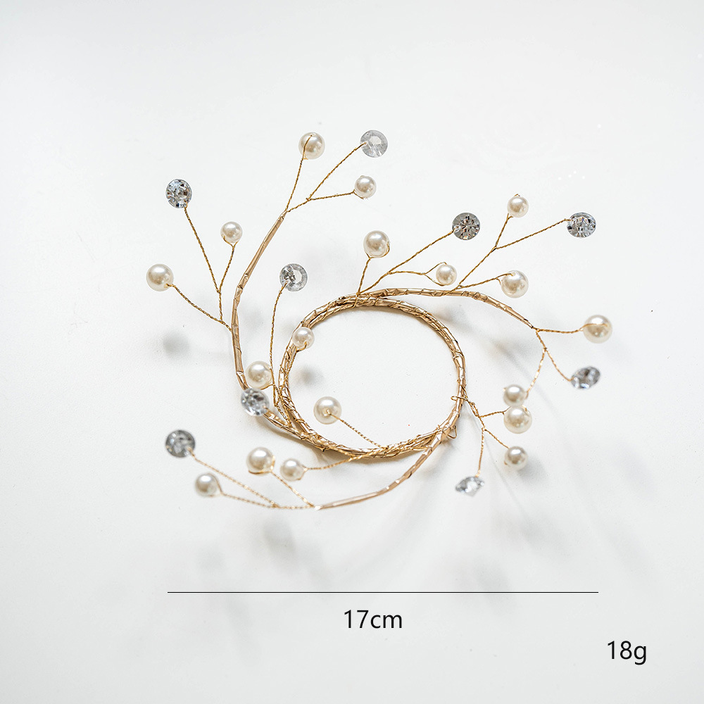 Small wreath-white
