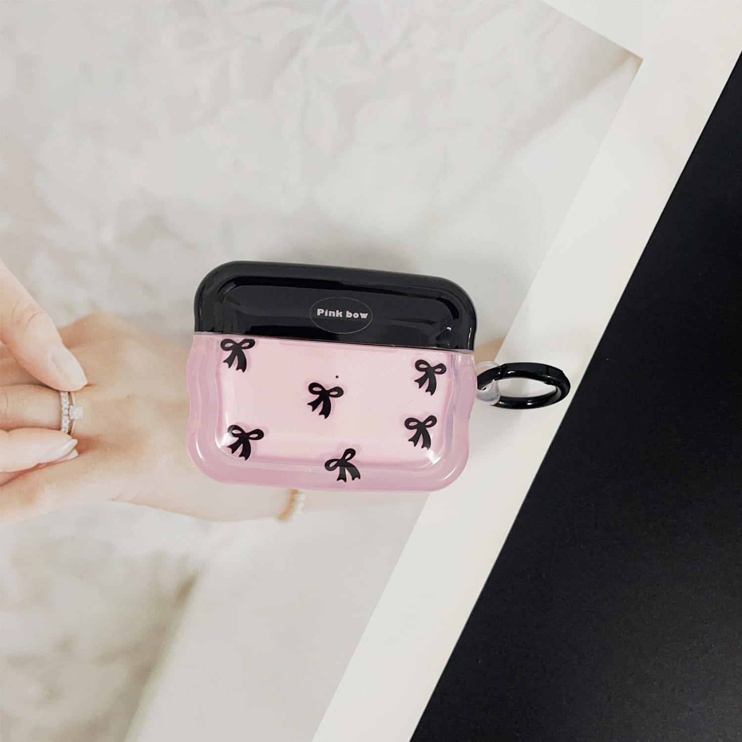 Black bow circle (single-sided pattern)