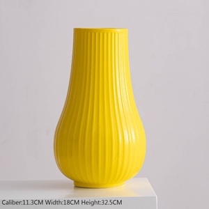 Popular Home Decoration Ceramic <strong>Vases</strong> in Europe and America Modern Minimalist Tabletop Customized Porcelain <strong>Vases</strong> Factory