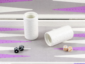 Bảng backgammon được thiết kế mới 2025 lấy cảm hứng từ màu sắc kem của da thuần chay có hoa văn đà điểu - Product Image 4
