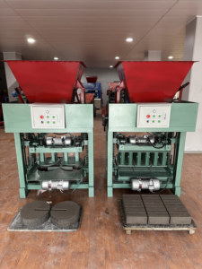 Hot Bán Xuất Khẩu Sang Nigeria Tùy Chỉnh Gạch Loại Xi Măng Khối Tạo Thành Máy Đa Dạng Khuôn Gạch Máy Làm - Product Image 2