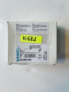 Neue und originale SPS 3 RV19021AB4 Unter spannungs auslöser K682 SPS-Programmier steuerung - Product Image 2