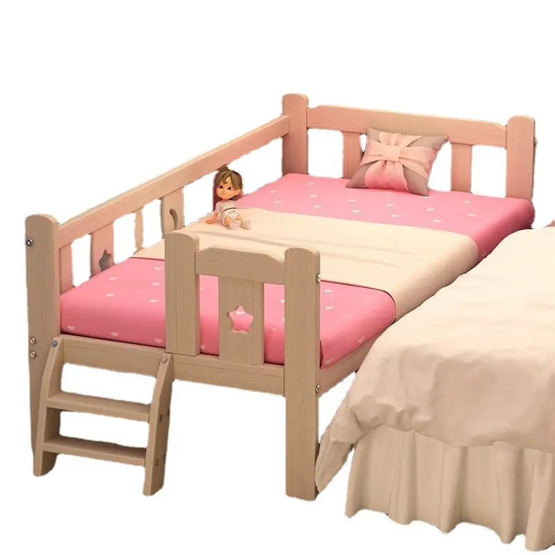 Детская кровать из массива дерева с ограждением рядом со шпалами деревянная детская кровать