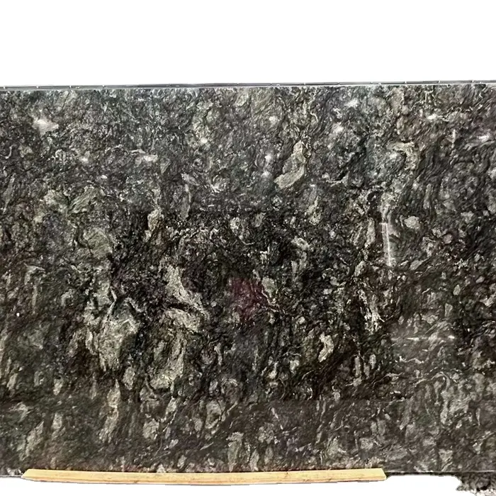 Platin Granit - luxuriöser und langlebiger Naturstein für hochwertige Küchentischplatten, Bodenbelag und Wand