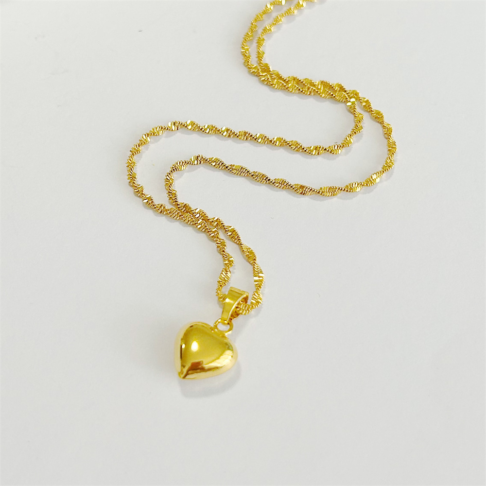 Smooth pendant (chain not included)