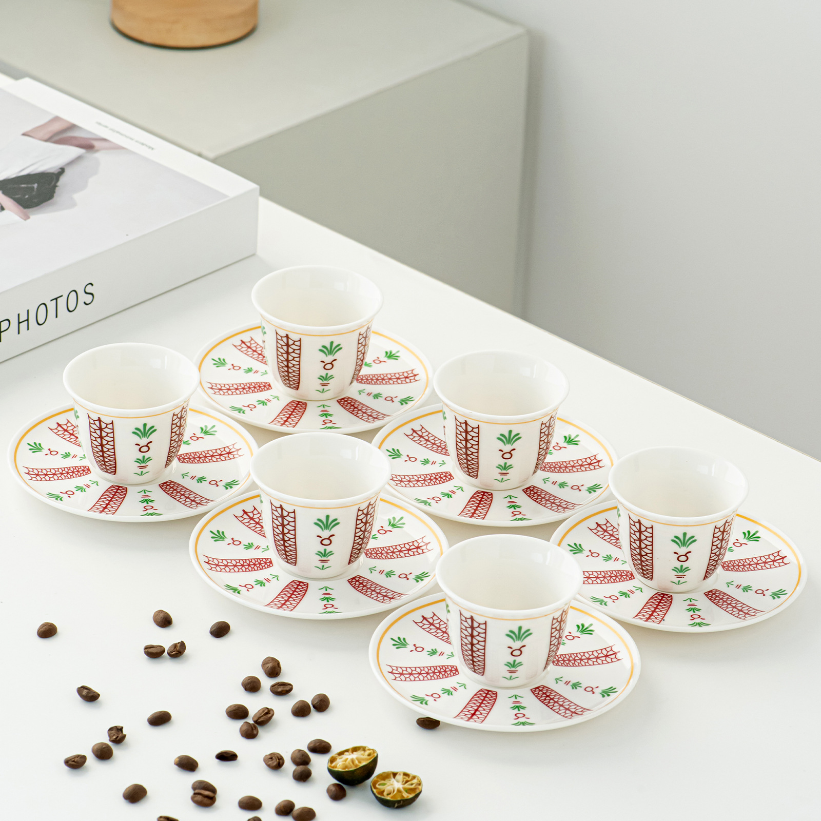 Rouge-6 tasses 6 assiettes