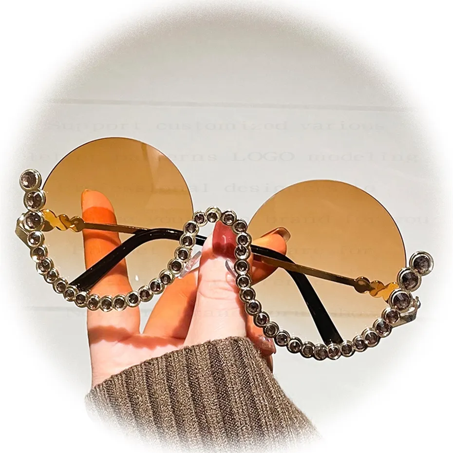 Lentes de sol Custom New Years 2024 di alta qualità Uv400 protezione di lusso sposa perla grande montatura mezze cerchione occhiali da sole rotondi
