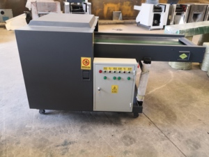 เครื่องตัดผ้าเสียกางเกงยีนส์/ เสื้อผ้า800C Rongda - Product Image 2