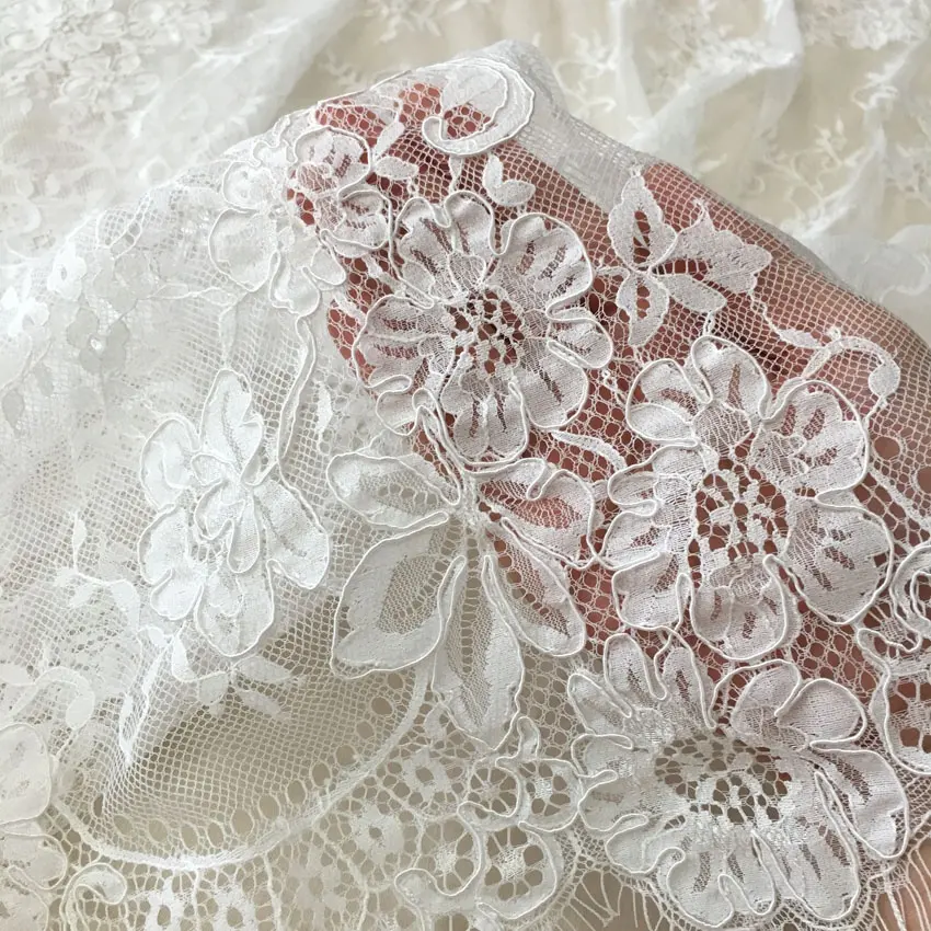 Nuovo modo di arrivo ricamo cavo da sposa in pizzo tessuto francese del merletto del tessuto ricamato per il vestito da sposa, commercio all'ingrosso tessuto di pizzo