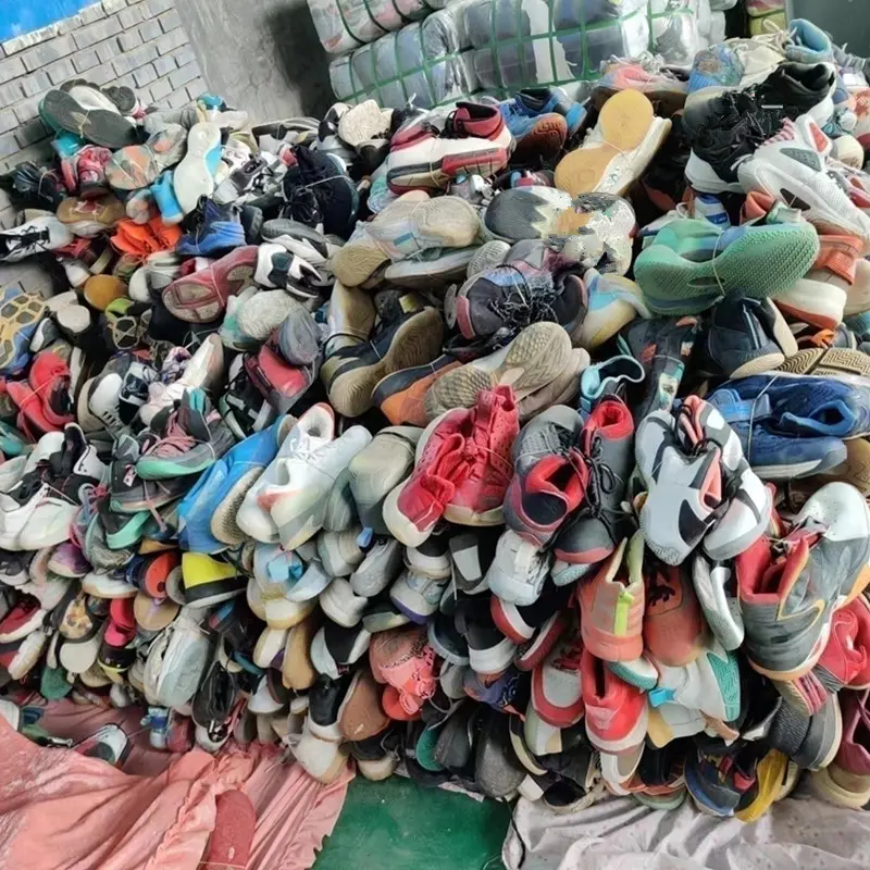 Calzado de fútbol de segunda mano al por mayor, calzado deportivo de segunda mano, zapatillas usadas de marca