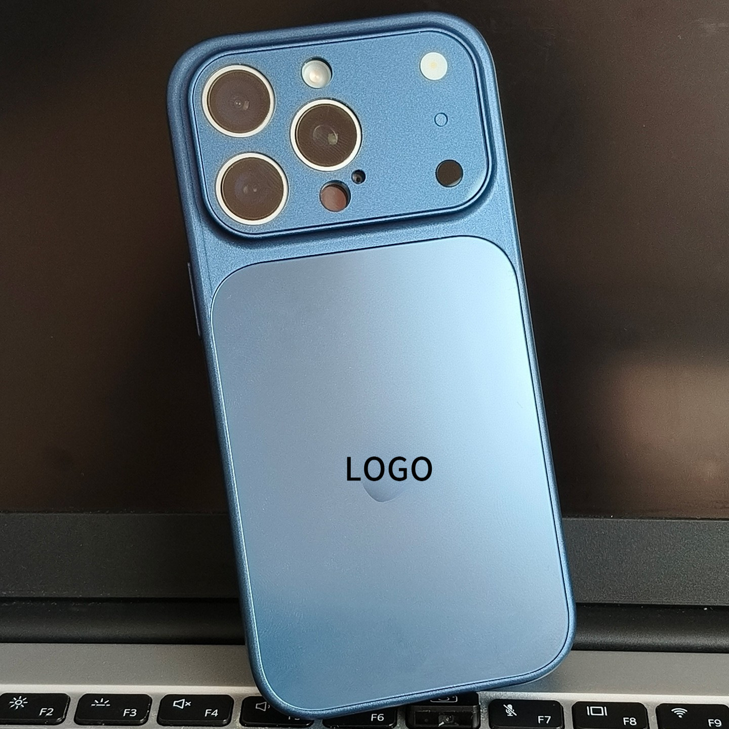 Bleu foncé
