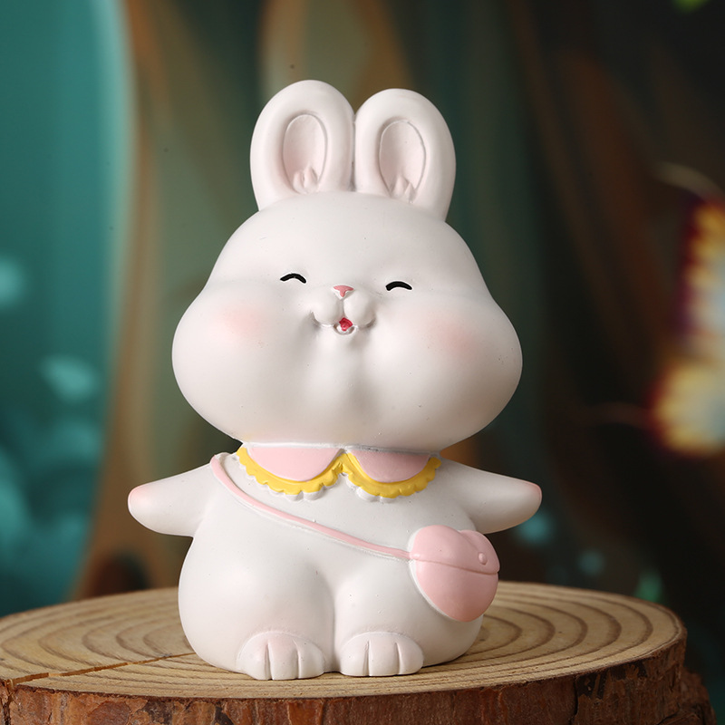 Figurine B