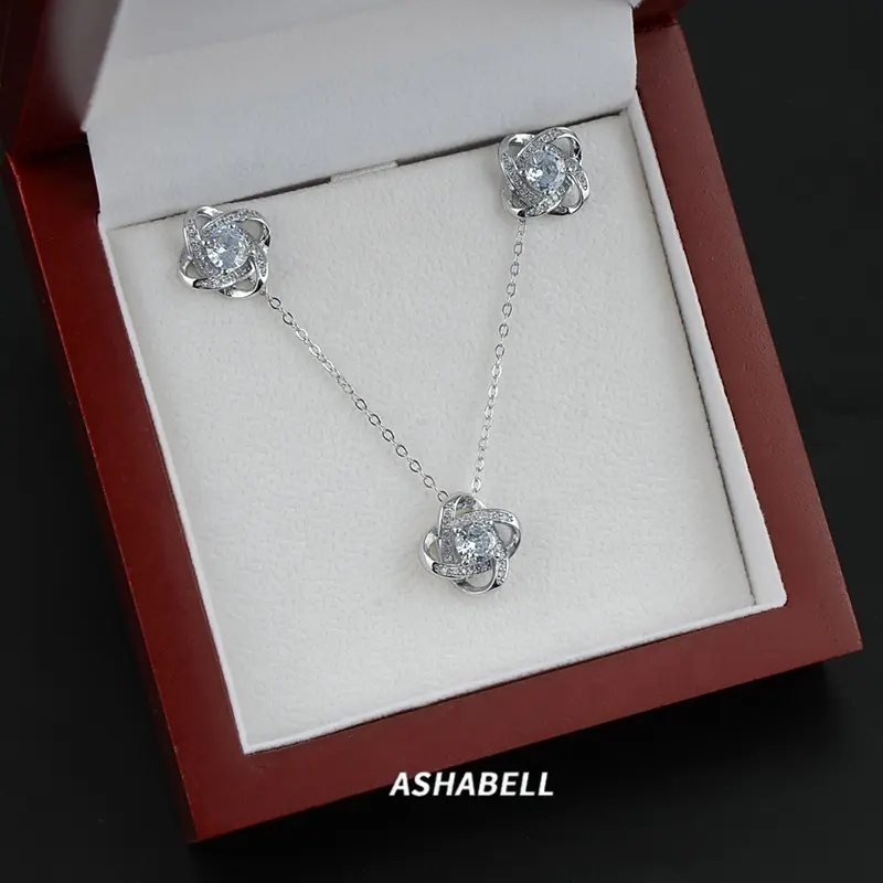 Collana di fiori di quadrifoglio in argento Sterling 925 con nodo d'amore di alta qualità