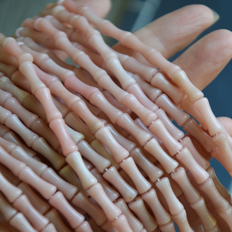 Un joint de bambou opale rose