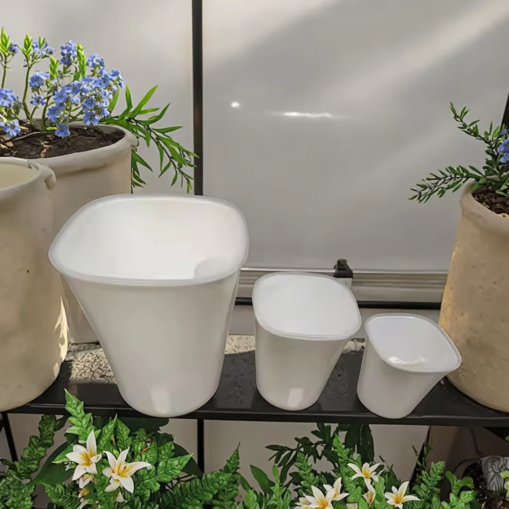 Blanco fuera pot + claro olla interior