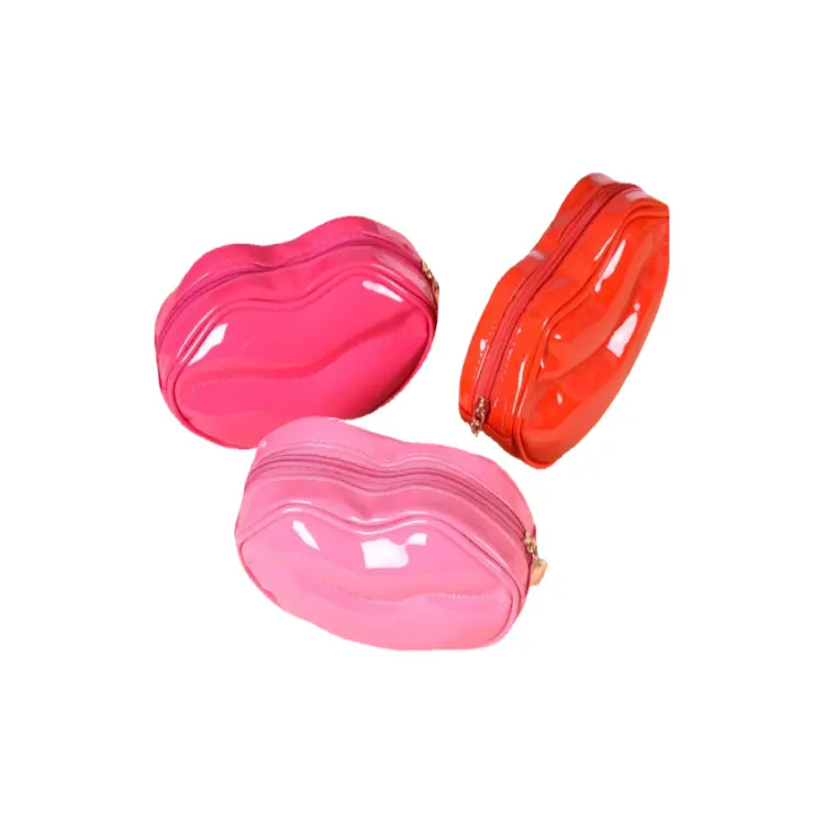 Saco cosmético em forma de lábios de PVC transparente vermelho portátil popular quente para embreagem externa
