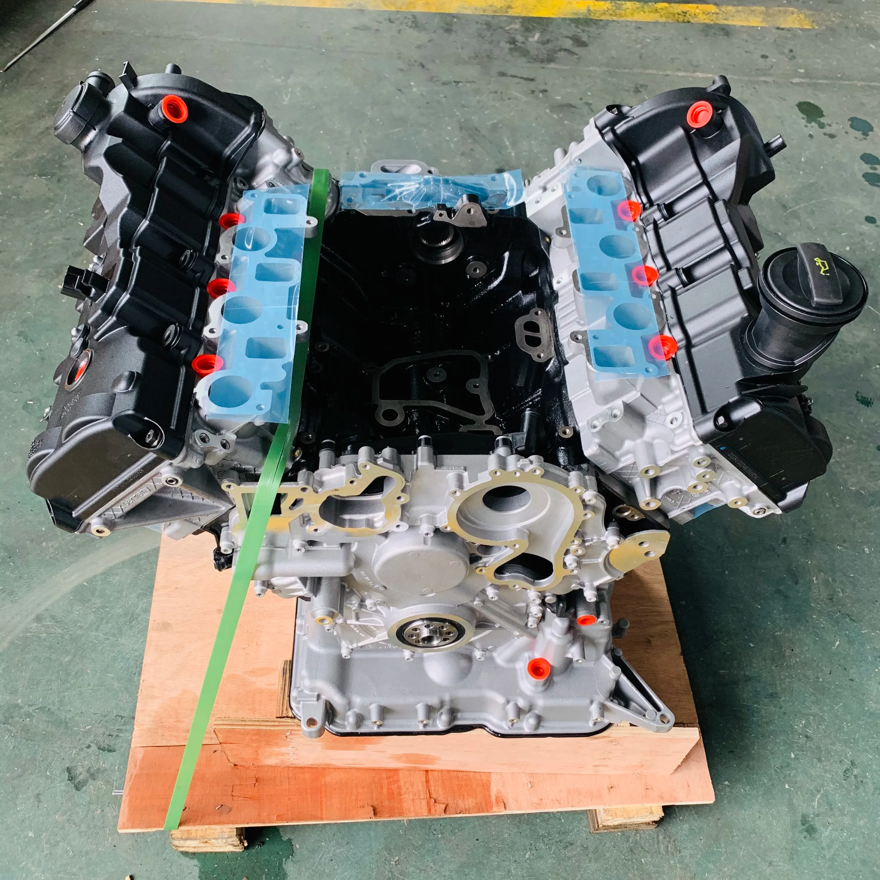 High Performance Diesel 3.0T CRC 6 Cylinder Engine Assembly For Audi Q7 VW Touareg