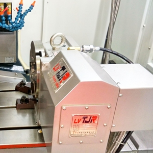 Yüksek hassasiyetli GSK CNC kontrol sistemi TP600 Small dikey Fanuc küçük Metal işleme için otomatik torna işleme merkezi - Product Image 3