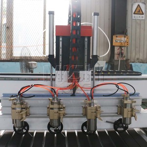 Enrutador CNC multihusillo de 3 ejes multicabezal con tecnología de hoja de sierra Enrutador CNC multifuncional para carpintería - Product Image 4
