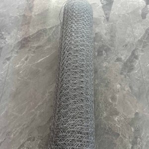 Malla de alambre hexagonal de alta resistencia a la tracción, Red de pollo/Red de conejo galvanizada, alambre de hierro con bajo contenido de carbono recubierto de PVC, 15-21 días - Product Image 3