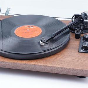 HifiサウンドLPEP2スピードビニールレコードプレーヤー、アルミニウムターンテーブルパッドとBluetooth入出力機能付き - Product Image 4