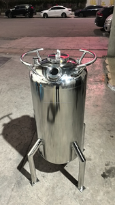 מיכל התאוששות ללא ז 'קט 200l עם רגליים וקסטרים עם diptube