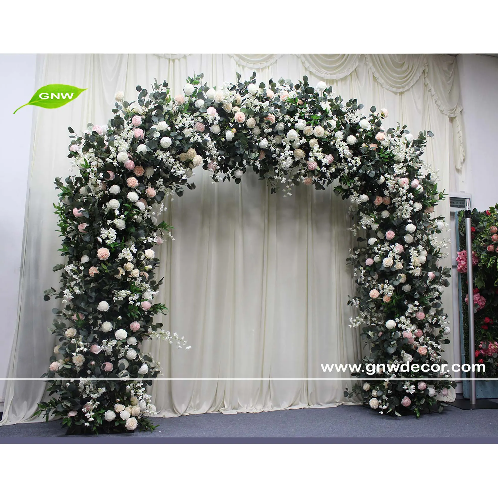 Arche de fond florale artificielle GNW Arche artificielle de cérémonie de mariage romantique de haute qualité avec cadre en fer