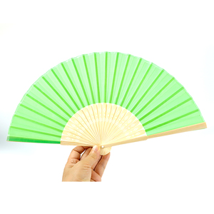 带有模型图案的手扇时尚优雅 - Product Image 6