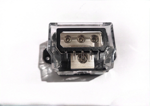 Divisor de distribución de energía a prueba de polvo de una entrada y tres salidas para sistema de audio de automóvil con fusibles de Unión portafusibles - Product Image 6